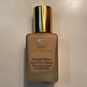 Estée Lauder DW foundation